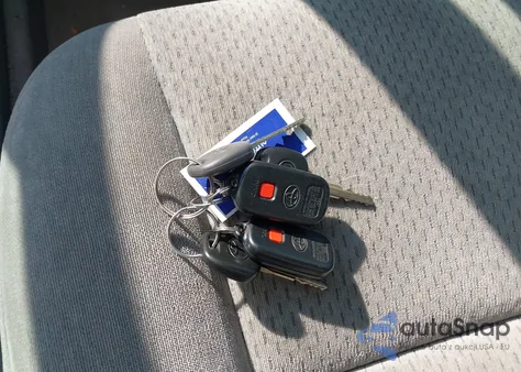 2004 Toyota Camry Le V6 z USA, uszkodzony, nr VIN 4T1BF32K94U072901